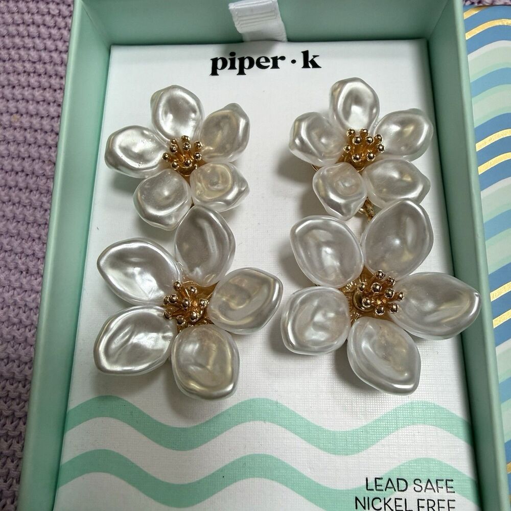 Piper K White and Gold 3D Double Flower Dangle Drop Earrings New in Box